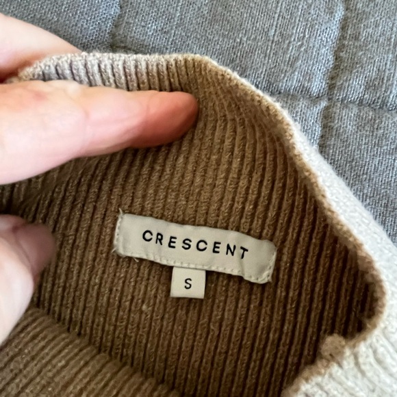 Super cute like new mock neck sweater - Picture 2 of 3